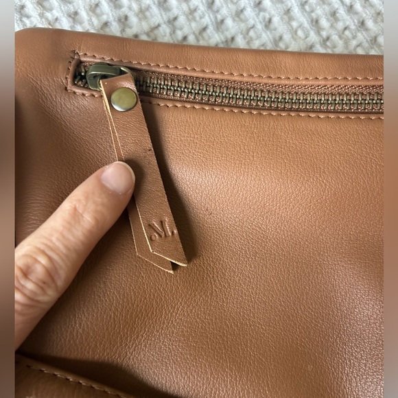 MANDRN the Remy woven crossbody fanny pack - Picture 7 of 8